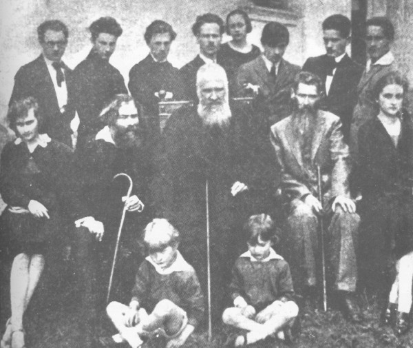 Image - Novakivsky Art School students with Oleksa Novakivsky and Metropolitan Andrei Sheptytsky.